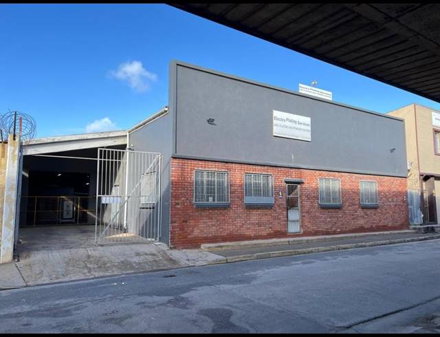INDUSTRIAL PROPERTY TO RENT IN NORTH END